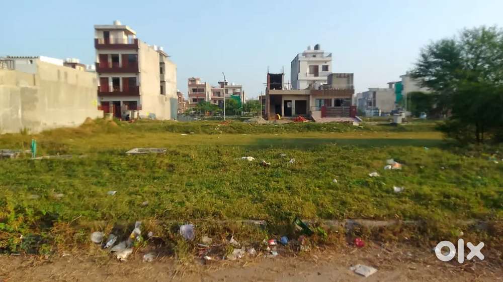 100 sqyd plot for sale