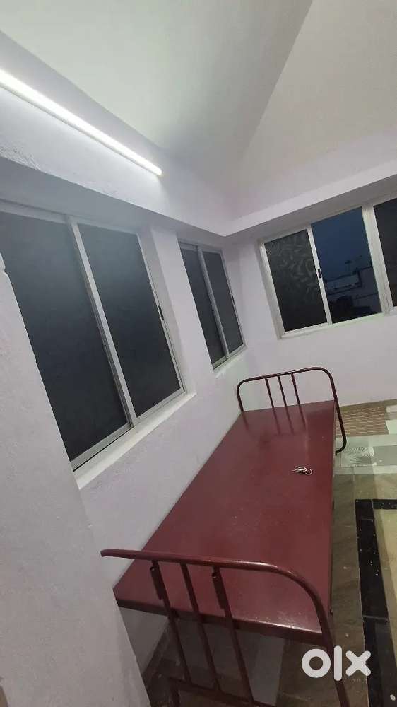 Single room rent for bachelor ladies / tuition centre