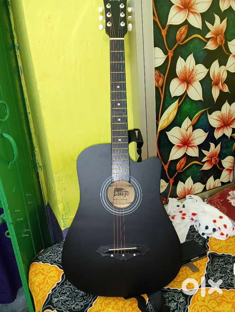 Intern guitar