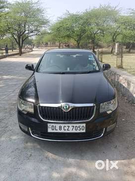 Skoda Superb 2013 Petrol 71000 Km Driven