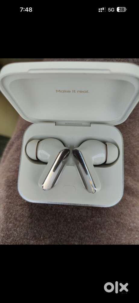 Realme air 7 pro buds only 5 days old