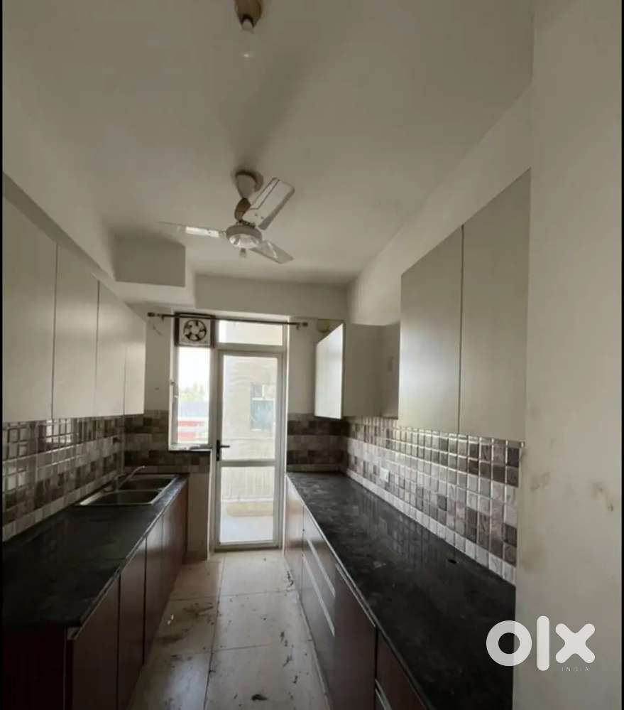 2 bhk available for family and students