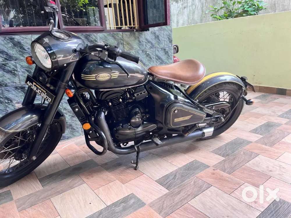 Well maintained, new battery vth 2yrs warranty, full showroom track