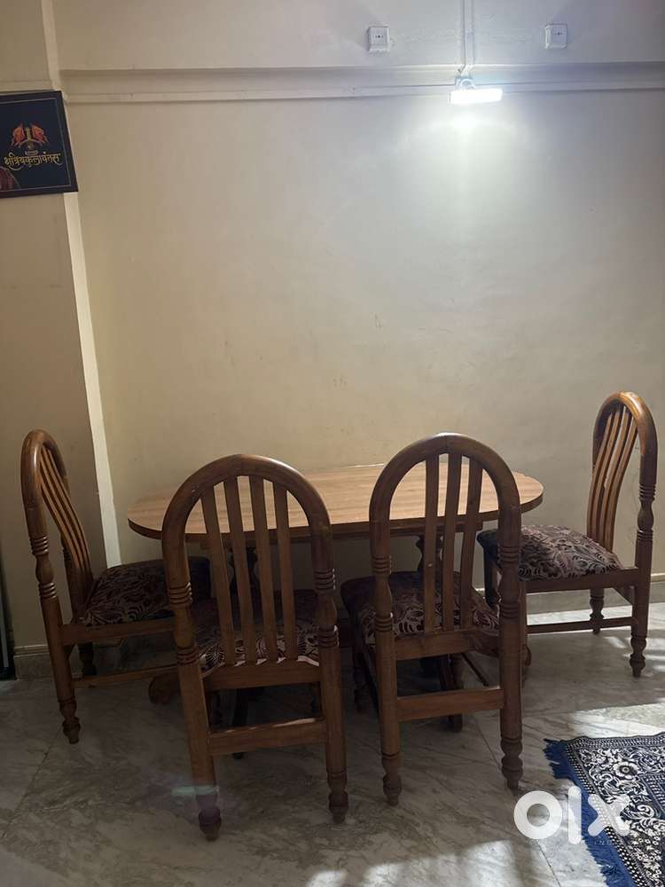 Dinning Table With Four Chairs