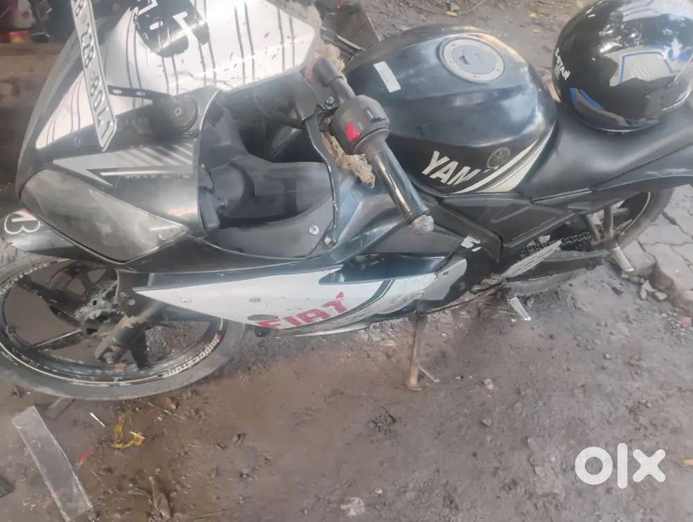 R15 version 1 only 3800 km chali Hui hai no problem running condition