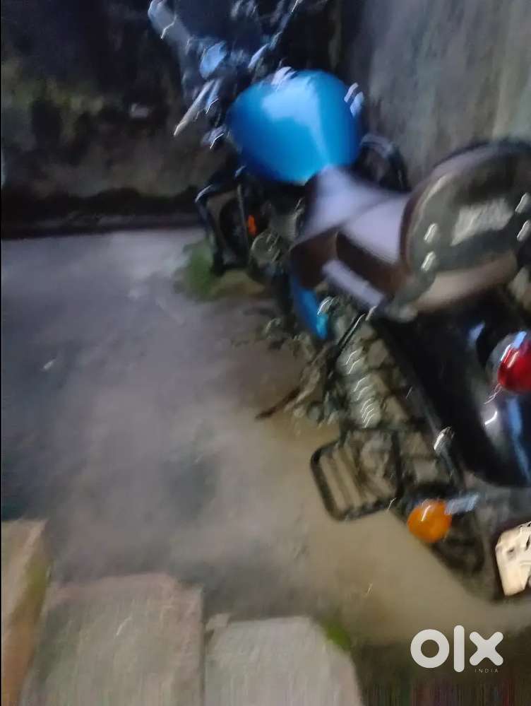 Royal Enfield Meteor 350 with showroom condition