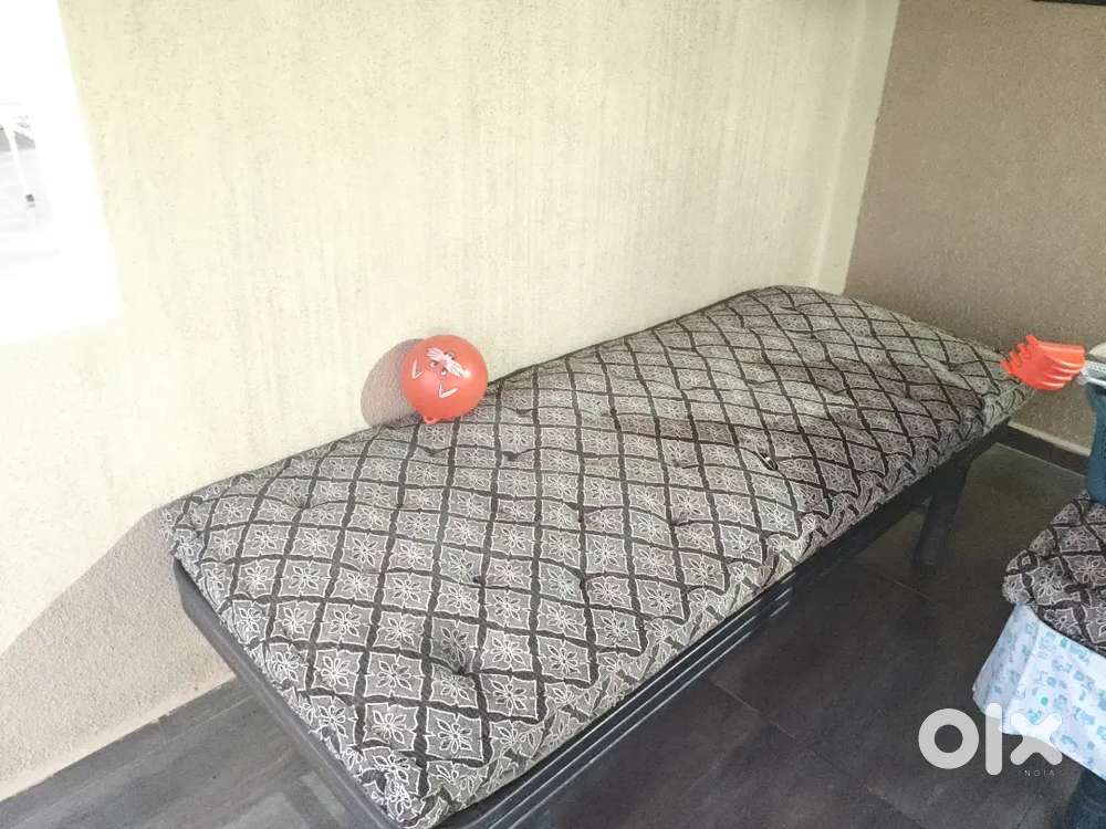 Two single bed with mattress