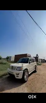 Scorpio 2011model mhak ₹ 375,000 Price baki Mauke te Gll hoju