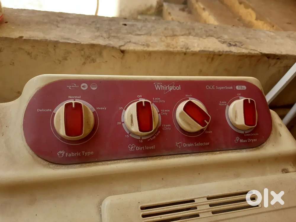 Whirlpool Semi automatic washing machine in good working condition