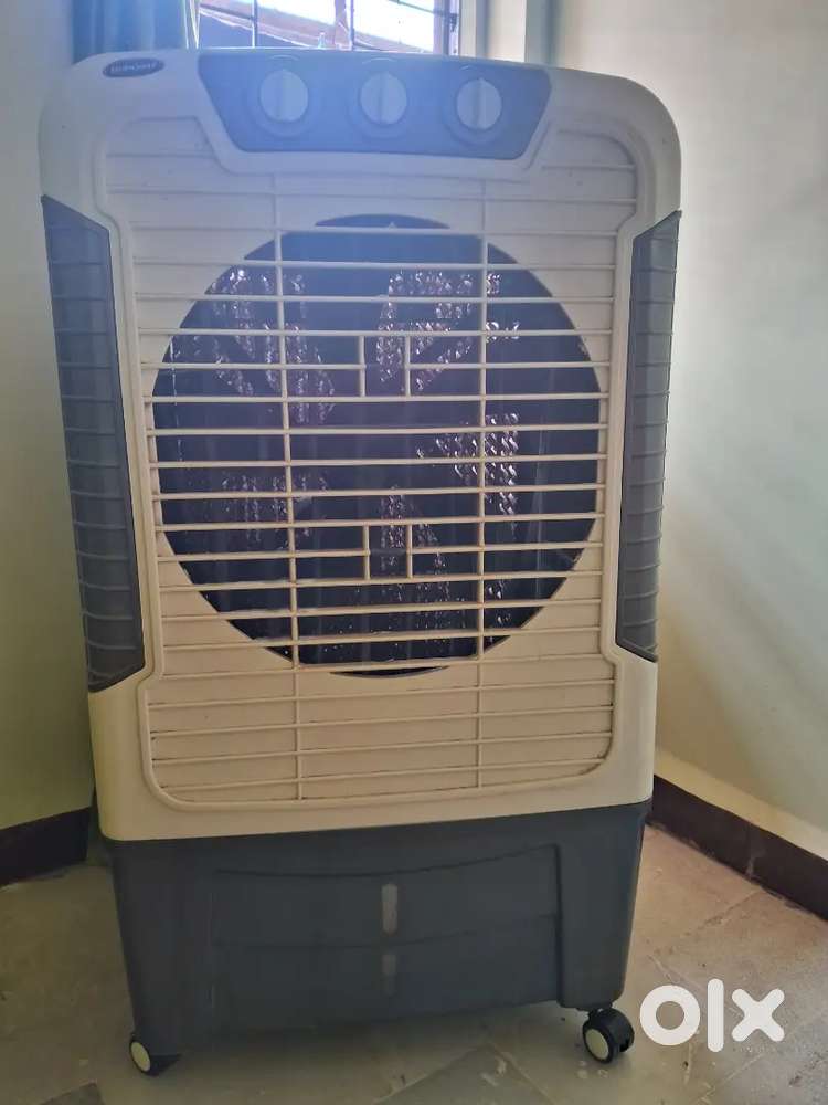 One Year old Cooler 90 Litre Capacity