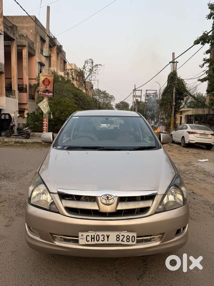 Toyota Innova 2004-2011 2.5 V Diesel 8-seater, 2007, Diesel