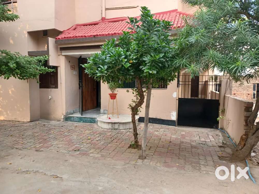 2 wardrobe fully furnished