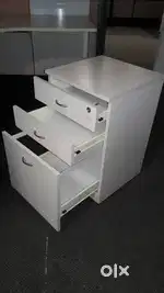 BRAND NEW CONDITION MOBILE PEDESTAL BOX AVAILABLE IN LOW PRICE