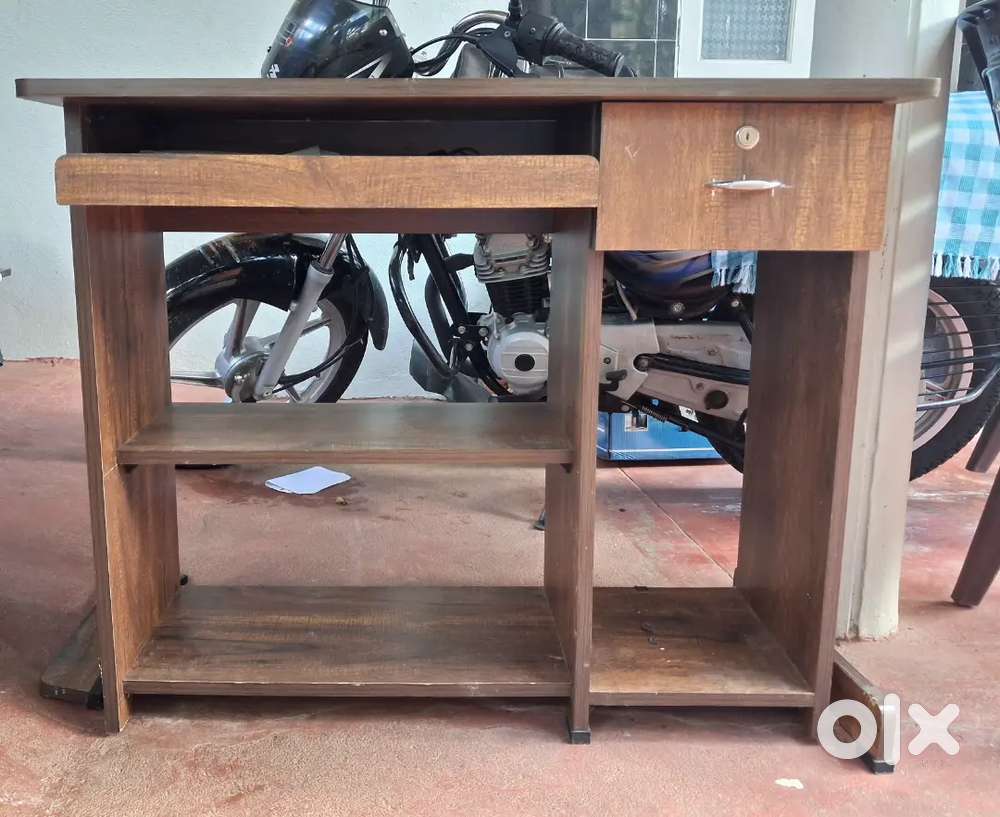 Study/ computer table