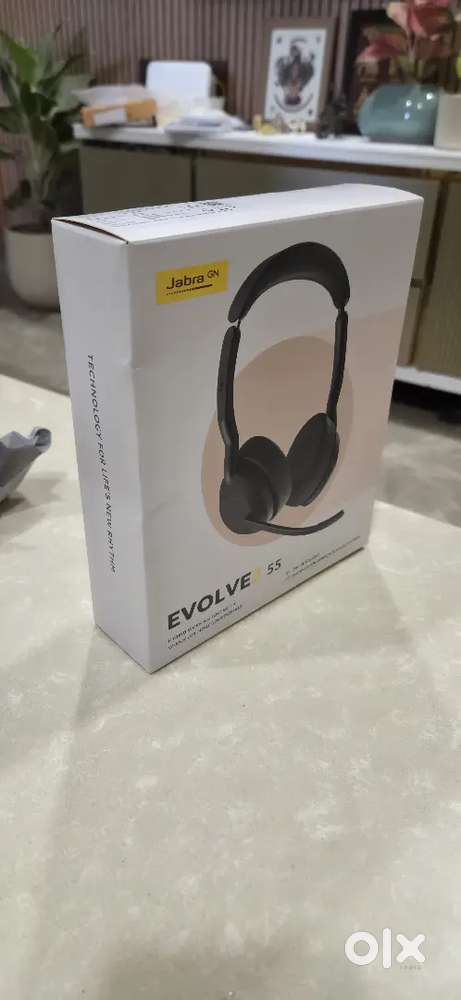 Jabra Evolve2 55 headset wireless noise cancellation headphones unused