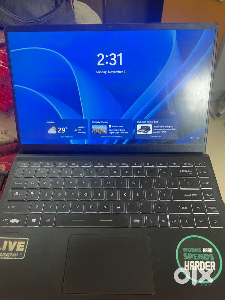 MSI modern 14 inch Laptop i5 10th gen 8 gb ram 512 SSD