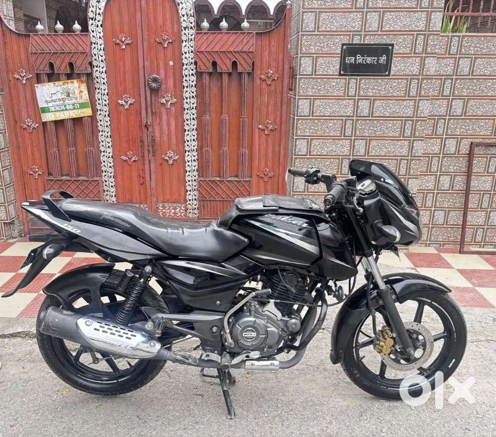 Bajaj pulsar First Owner EMI Facility Available