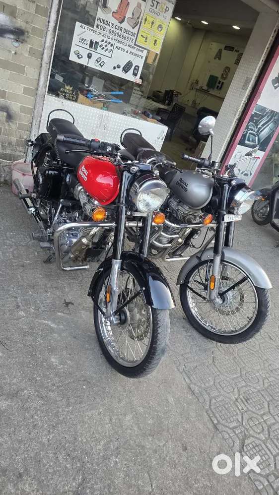 Classic 350 available The bike zone Nashik sarda Circle