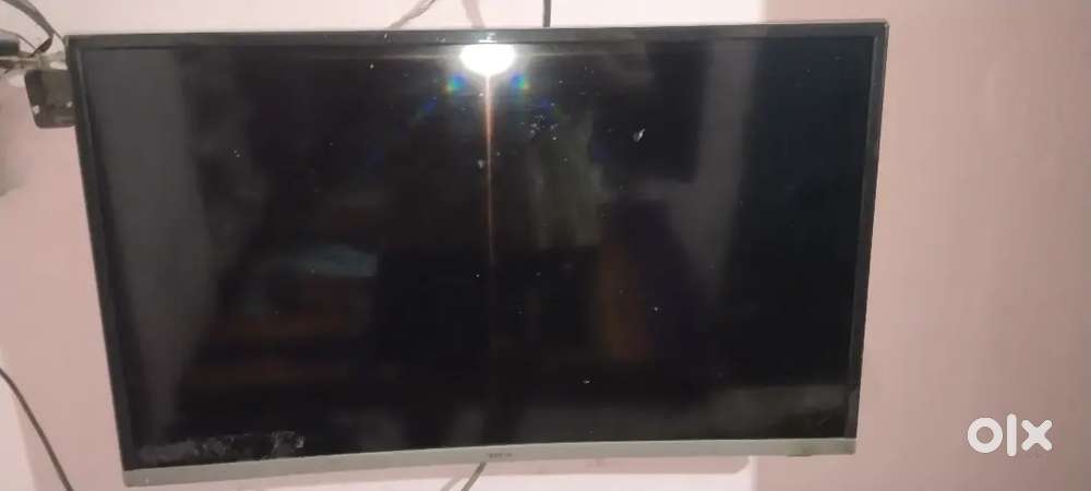 tv aisen with curv display