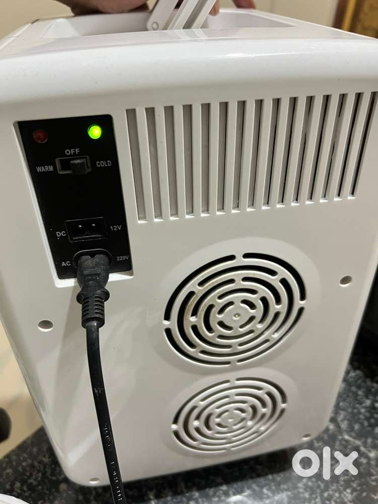 VANTRO Mini Fridge – Hot & Cold Function, Perfect Condition