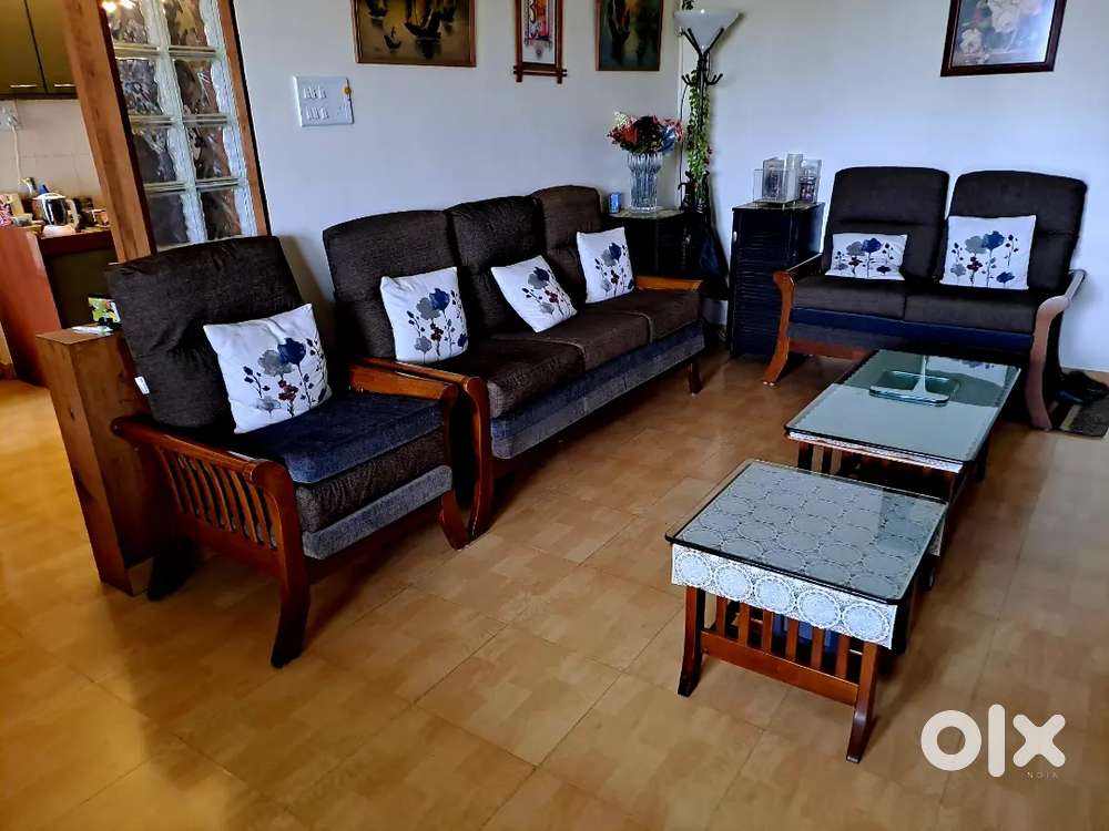 3+2+1 Sofa Set and 2 matching tables