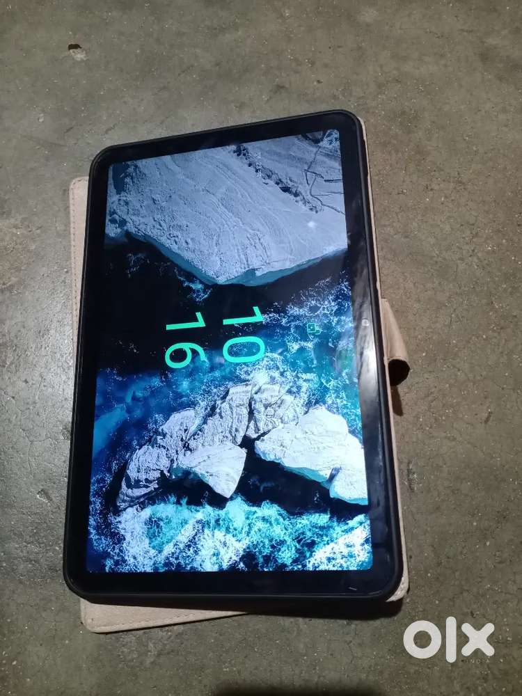 Nokia t20 4 64  1 sal ke upar hogaya hai 8200 mh ki big battery