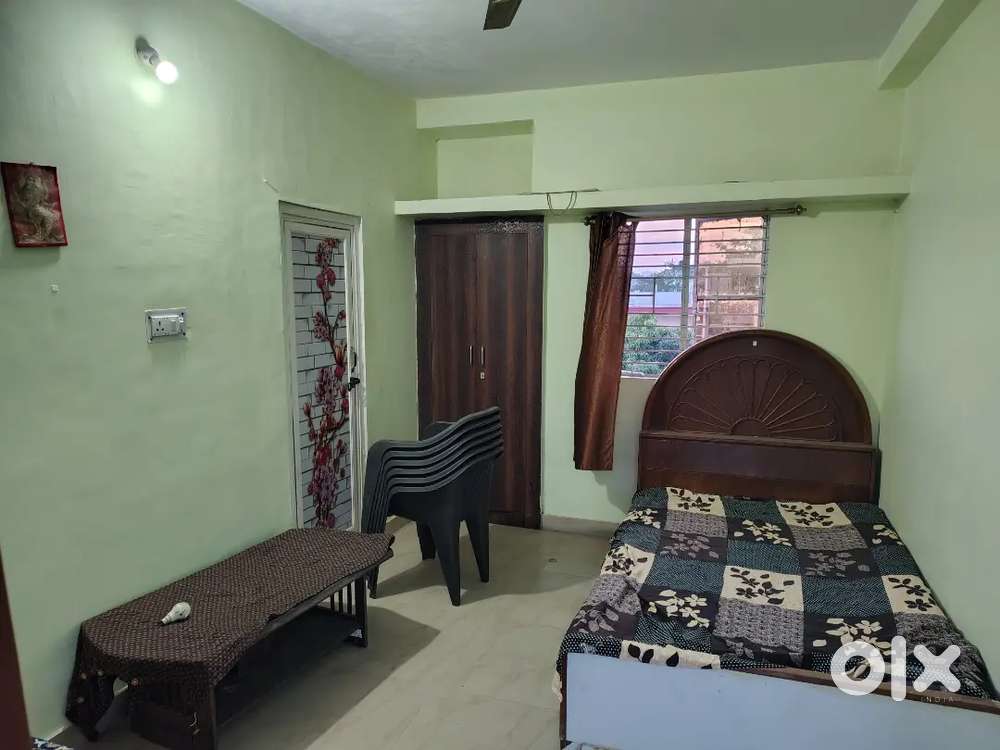 1 Room Kitchen Bathroom