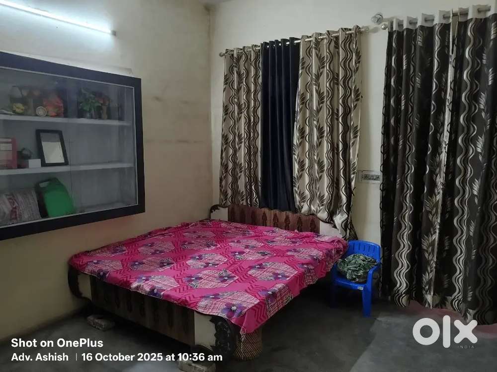 Only for girl's PG & room available on road Lal phatak Bareilly