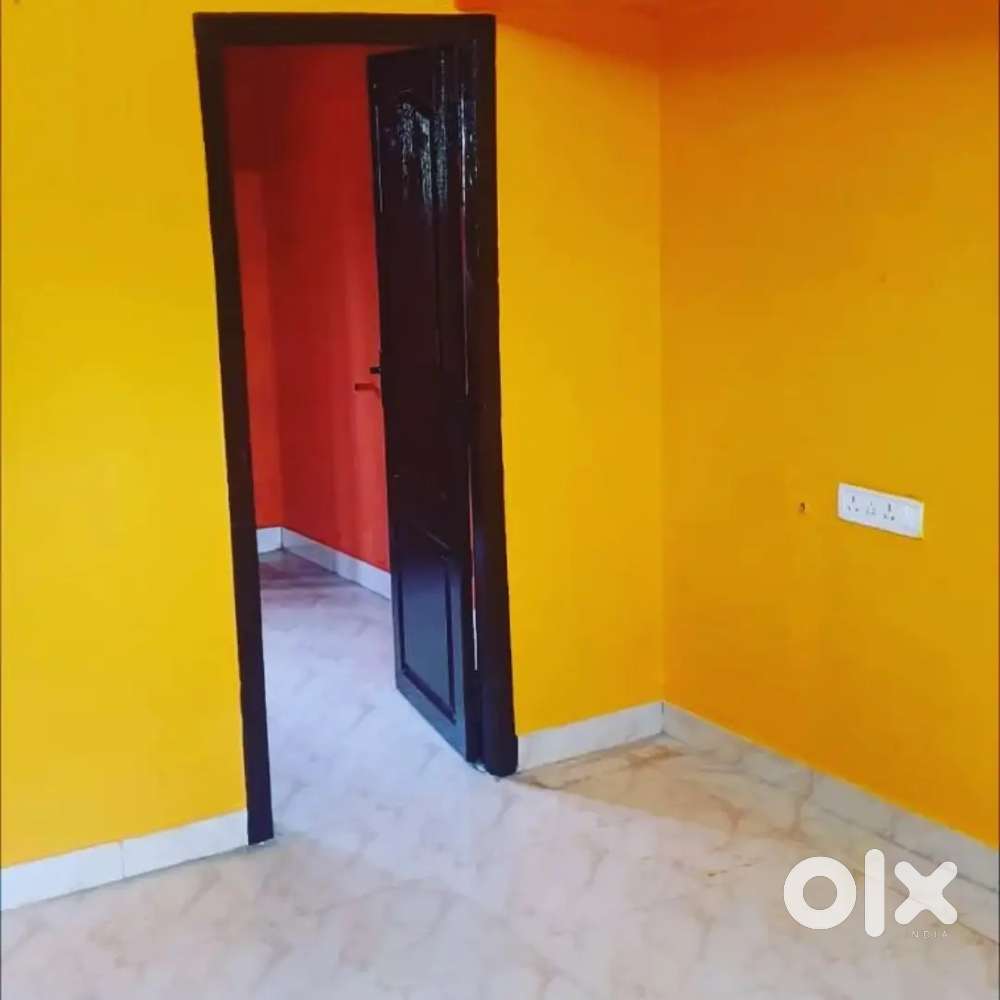 HOUSE FOR LEASE 5 LAKHS