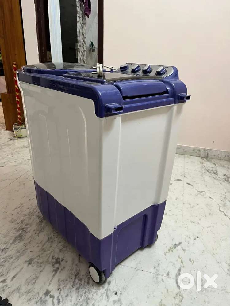 Whirpool semi automatic washing machine