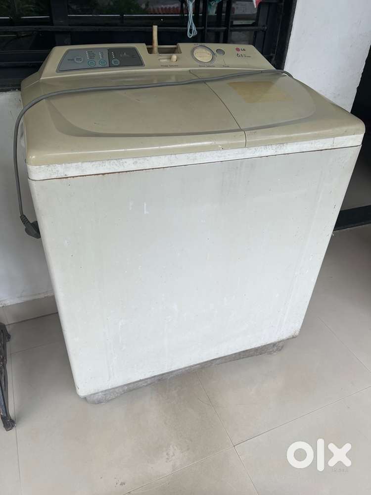 LG 6.5 kG manual two basket washing machine