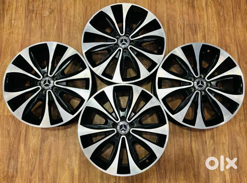 20inch Benz Gla Glc Gle Gls ML OEM Alloys set of 4 lite used