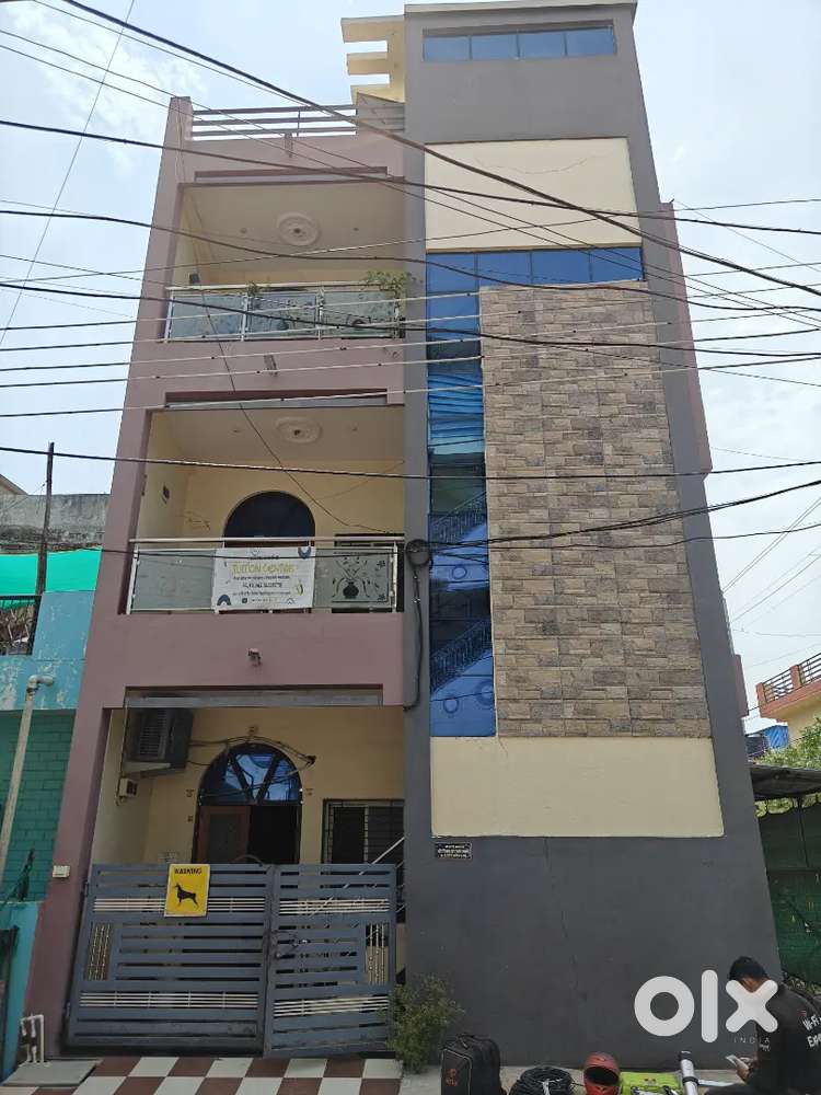 6bhk ready to move semi furnished corner house.
