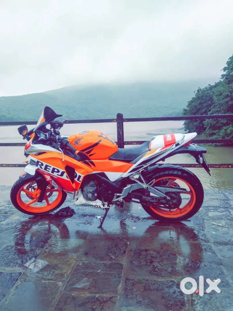 Honda cbr250r Repsol edition