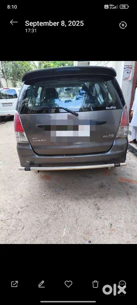 Toyota Innova 2009 renewal 2029 tak card par chada huaa hai