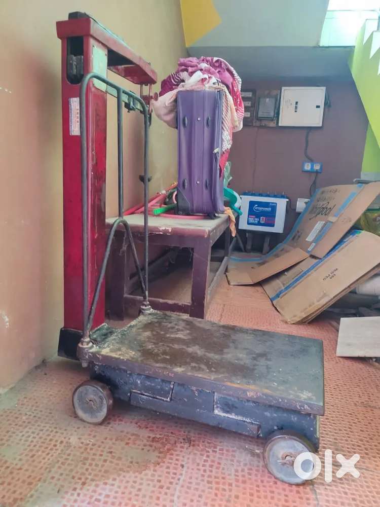 Weight Machine with scale and kg stones