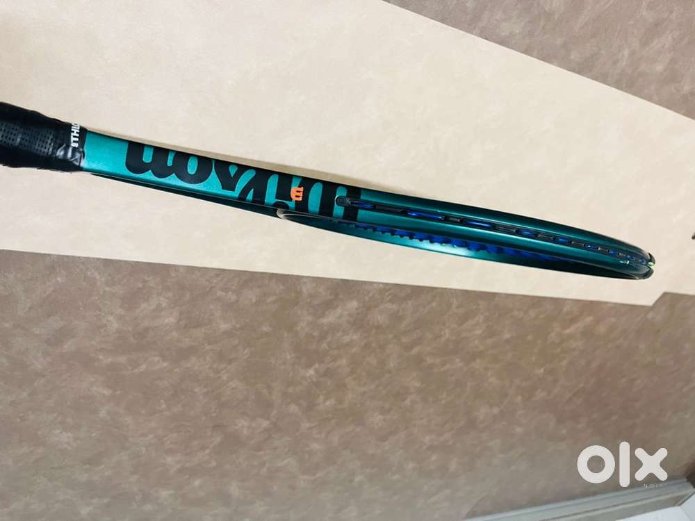 Wilson blade v9 100 tennis recket