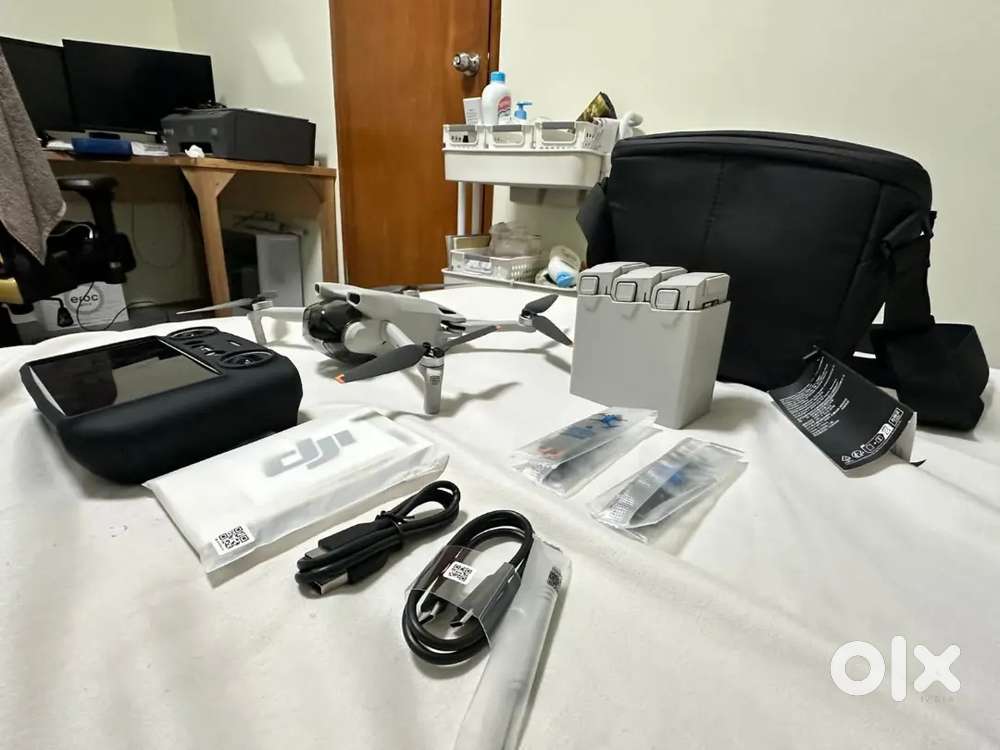 DJI Mini 3 Pro ( RC) Drone 47mins Max Flight 4K HD Tri-Directional