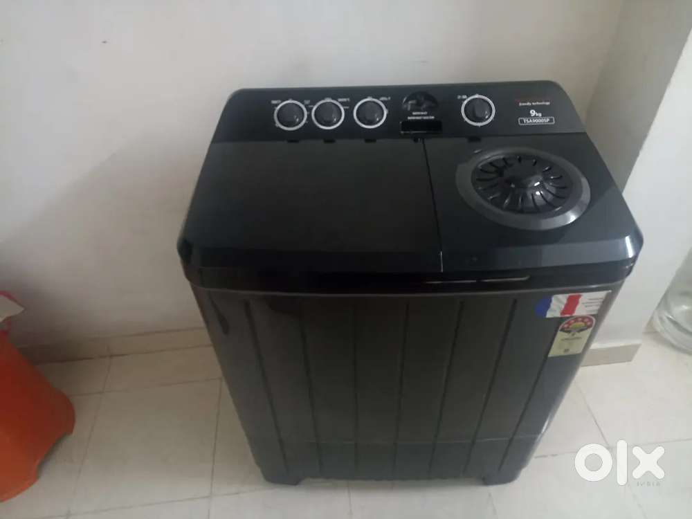 Semi automatic 9kg washing 1 year used