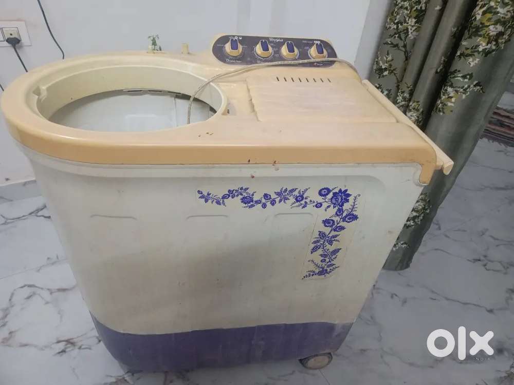 LG 8.2 kg semi automatic machine