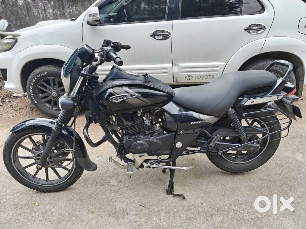 Bajaj Avenger 180cc Model 2018 colour black
