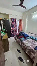 1 room with separate washroom available for rent in 3 bhk flat