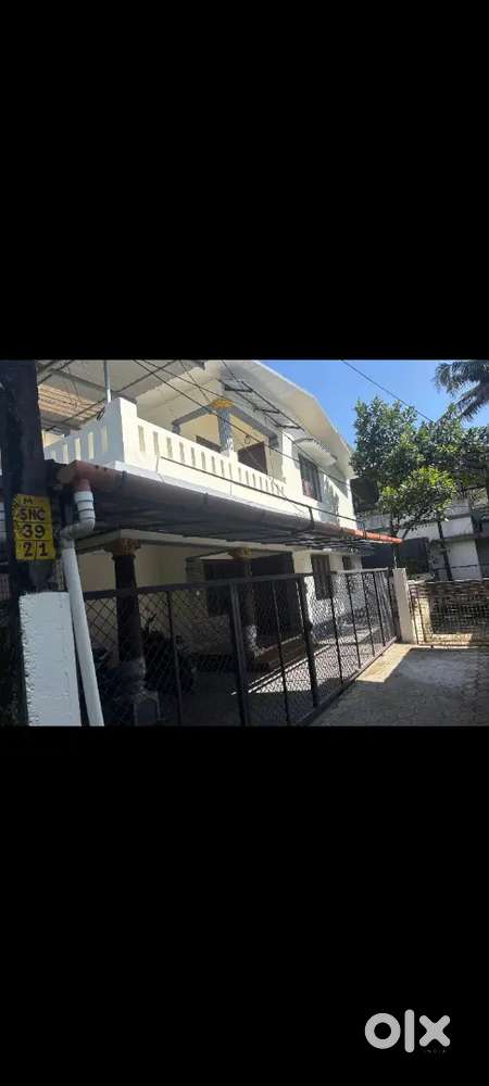 (Family) Independent 3bhk house for rent near vennala