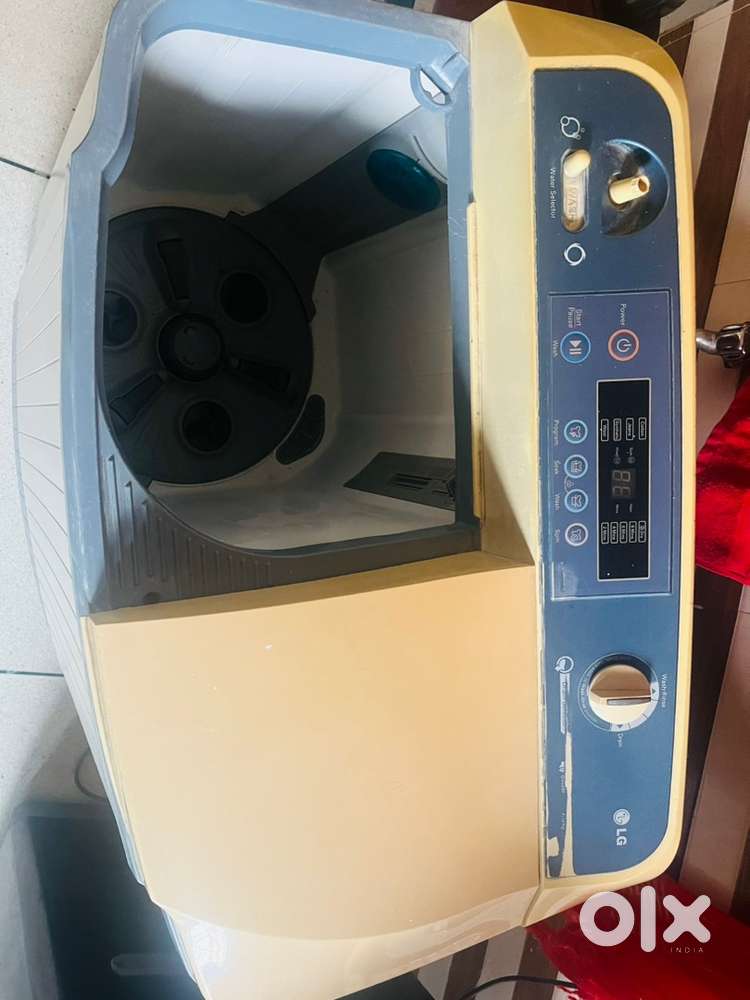 LG Semi automatic washing machine