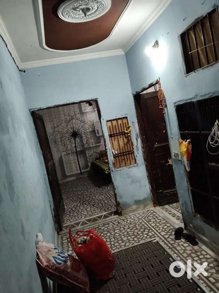 Saparate house ha good location