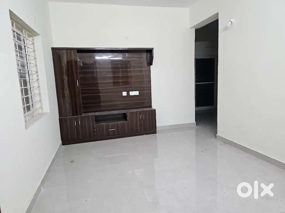 3BHK SEMI FURNISHED FLAT