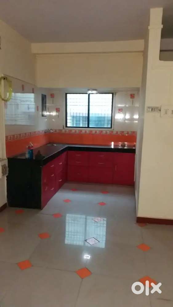 Near hedgewar hospital. Female bachelors are allowed