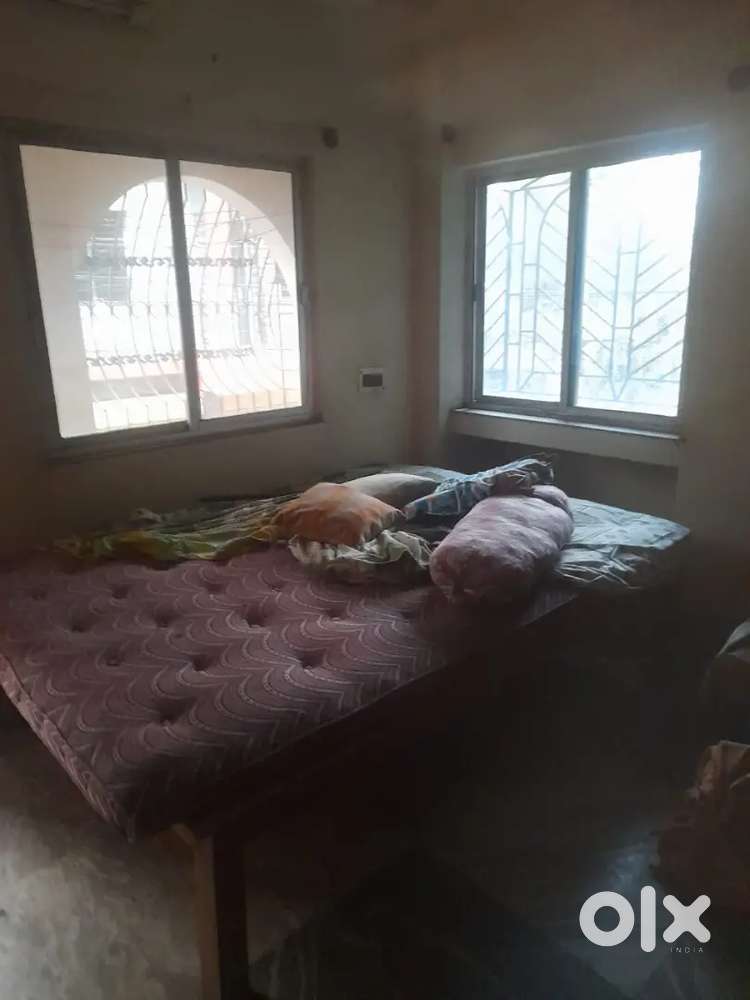 Flat and bike parking on rent with preference for bankers/railway