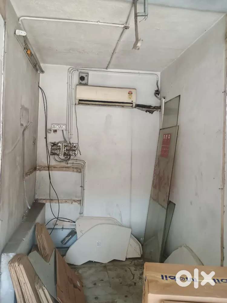 100SQFT GRD FLOOR  SHOP RENT 12000 AT MADURAVOYAL NOT ALLOW TEA&JUICE