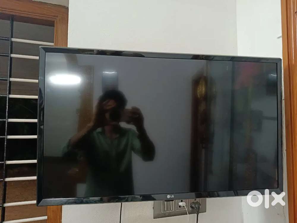 32 Inch LG LED TV